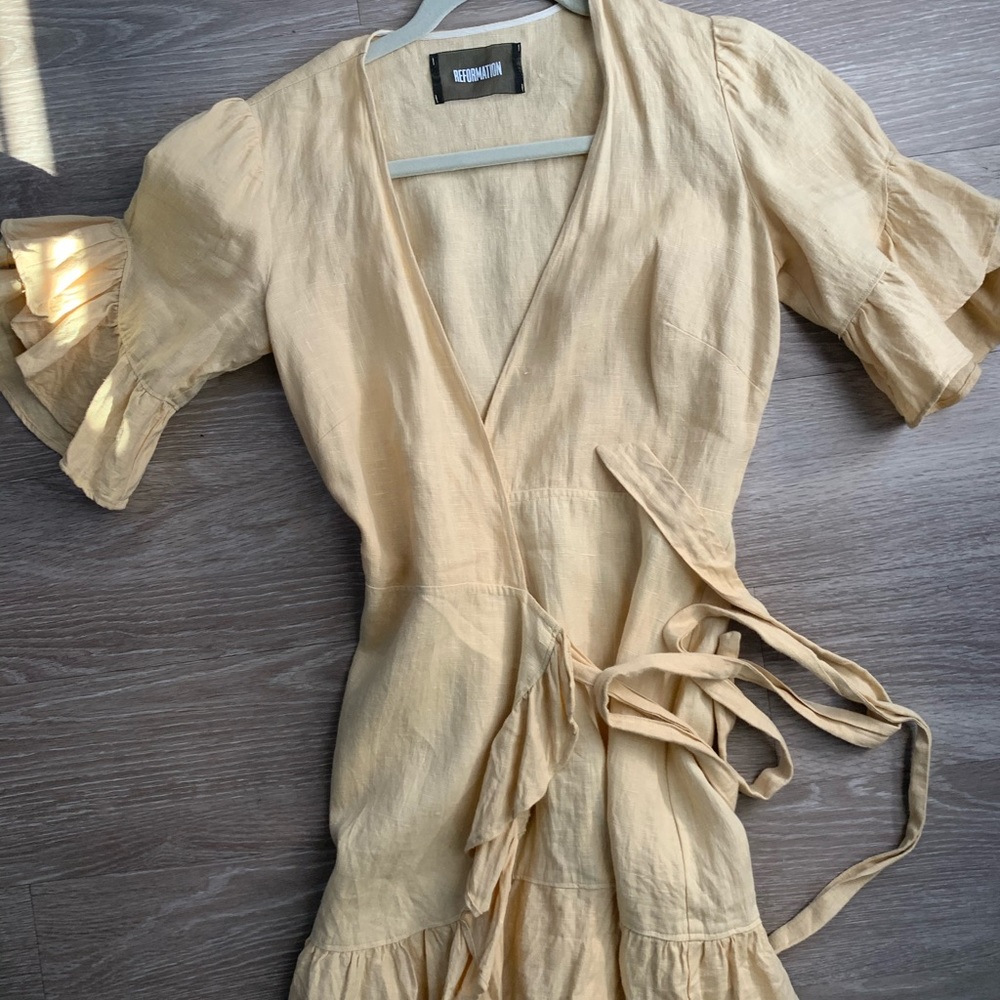 REFORMATION KELSEY DRESS SIZE S. WORN ONCE.